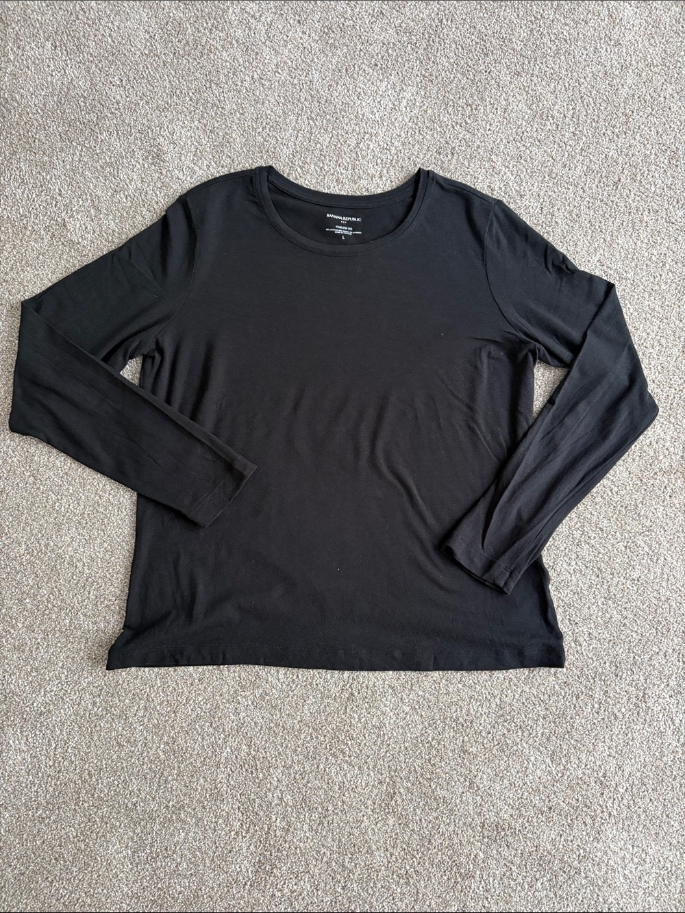 Banana Republic Black Long-Sleeve Crewneck Top- Large